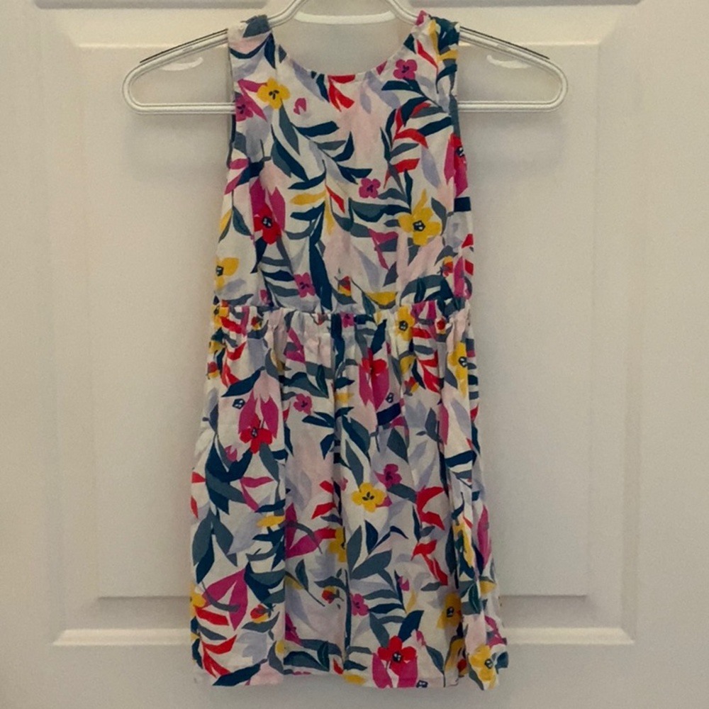 Girls size 6/6x Carters Girls Summer Dress 👗 smoke free home